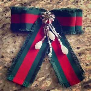 Gucci red and green stripes bow brooch